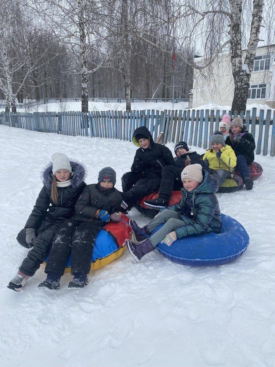 Зимние катания в школе!.