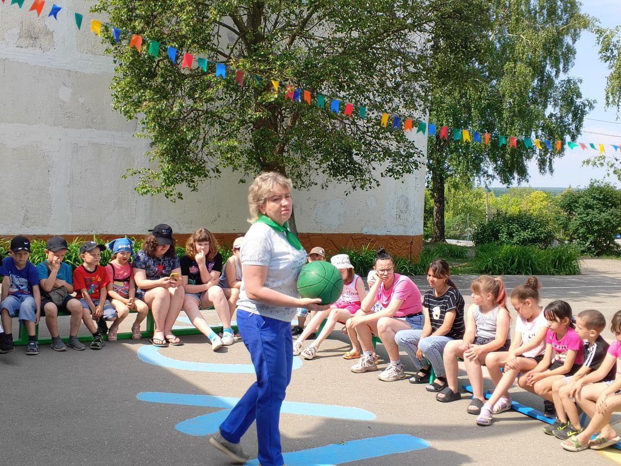 Второй день в летнем оздоровительном лагере.